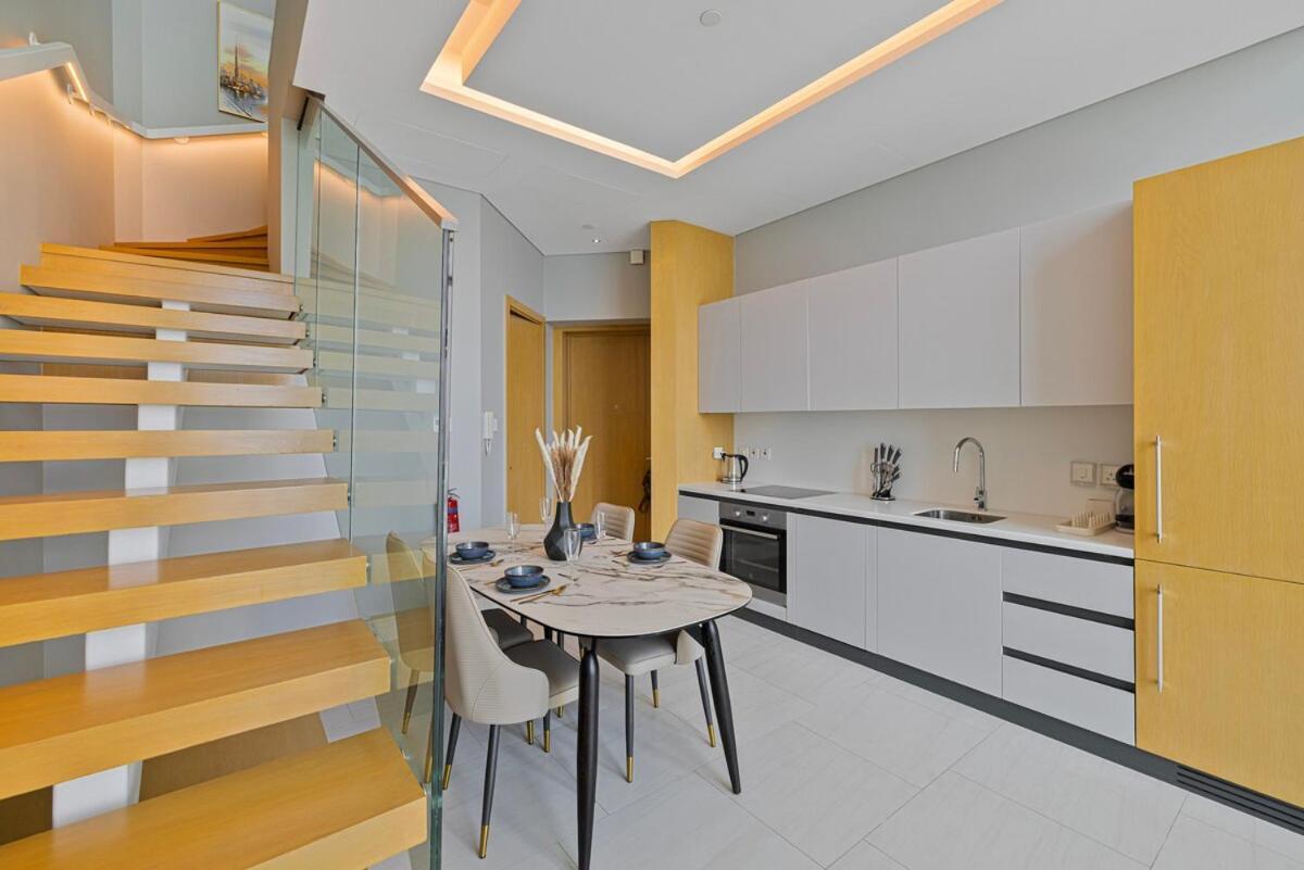 Luxury One Bedroom Sky With Burj Khalifa View *
